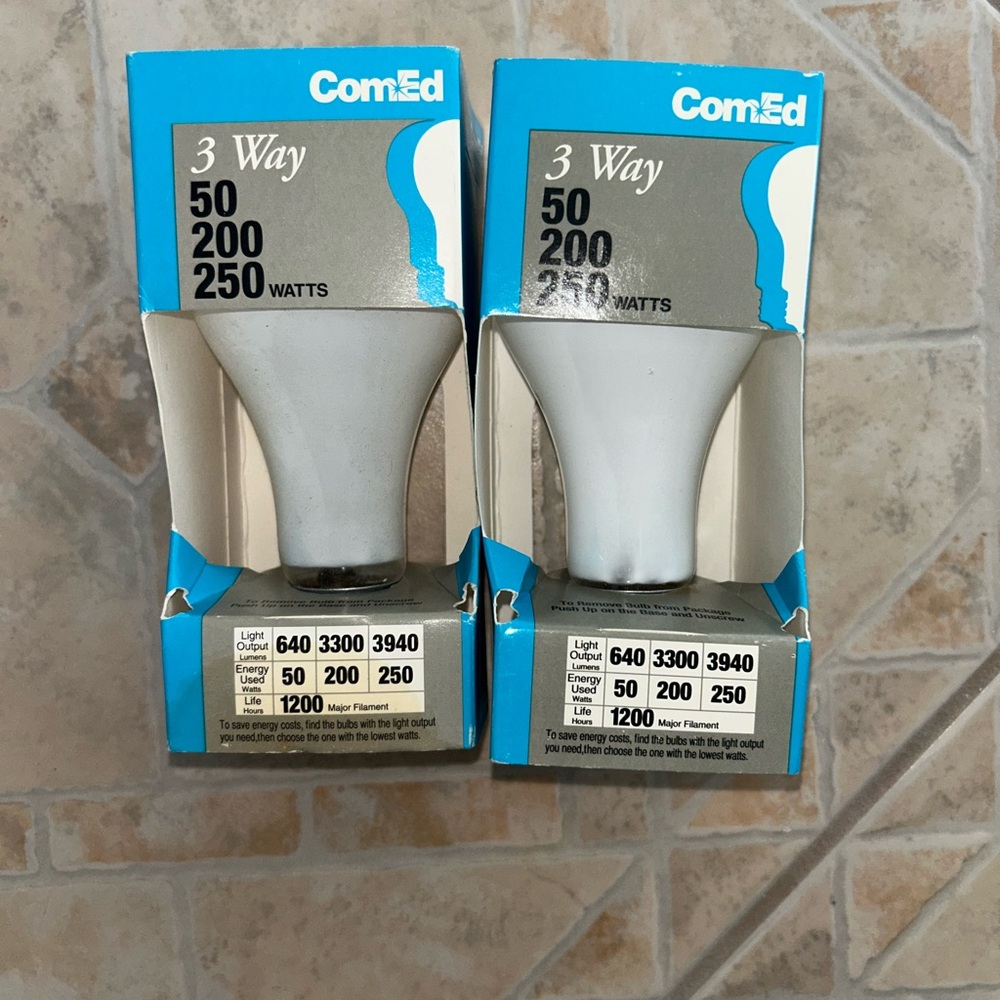 2 x 3-Way Light Bulbs 50 200 250 Watts NEW regular